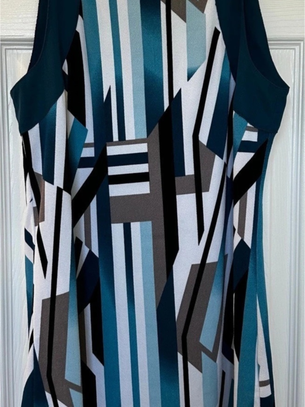 RICKI’S TANK STYLE BLOUSE W/GEOMETRIC DESIGN - NWT!